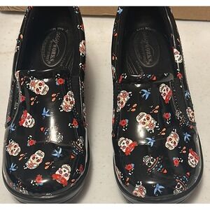 Easy Works by Easy Street Lyndee Sugar Skull Clogs